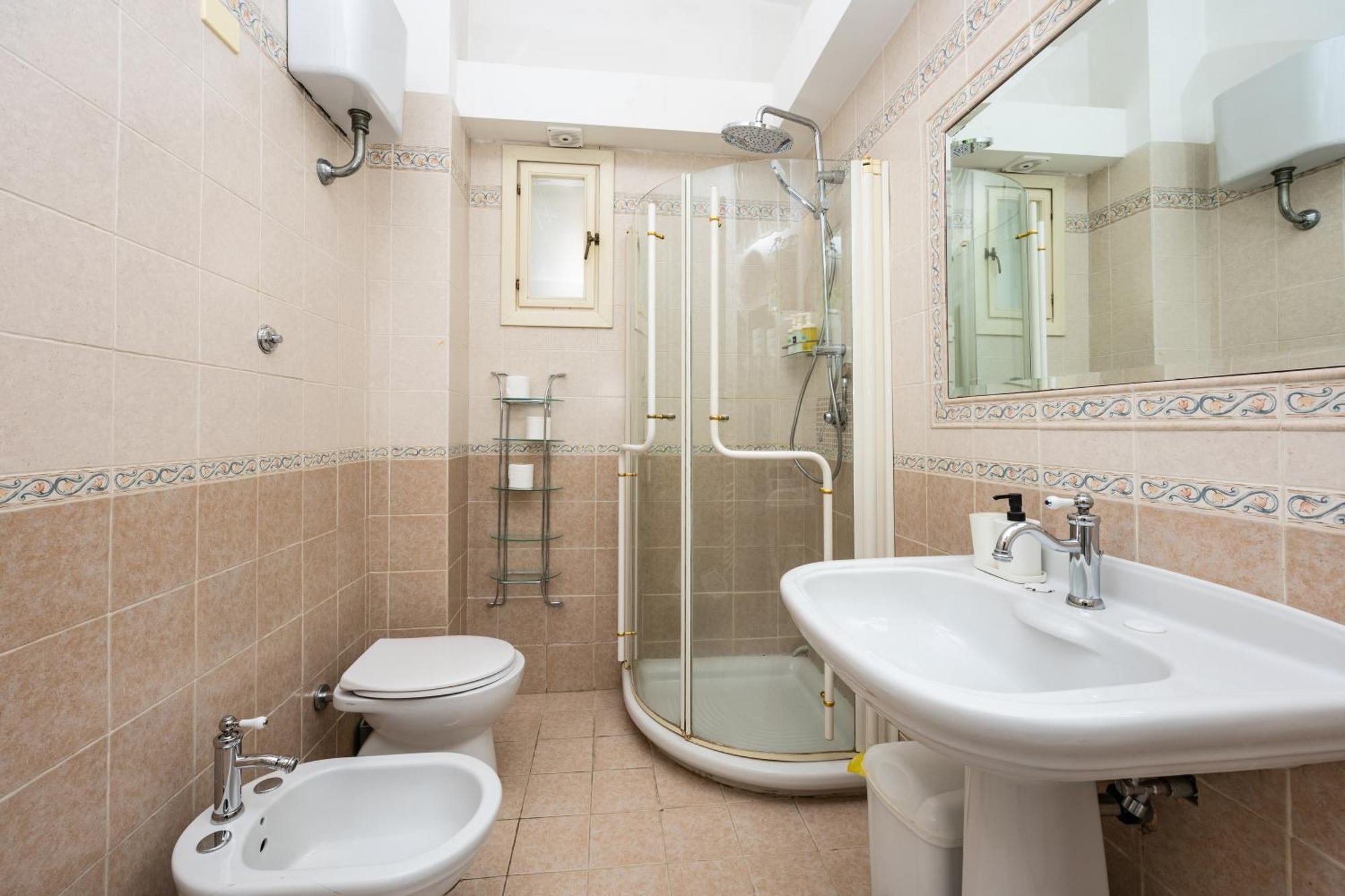 Apartment San Lorenzo , Near Termini Station D *