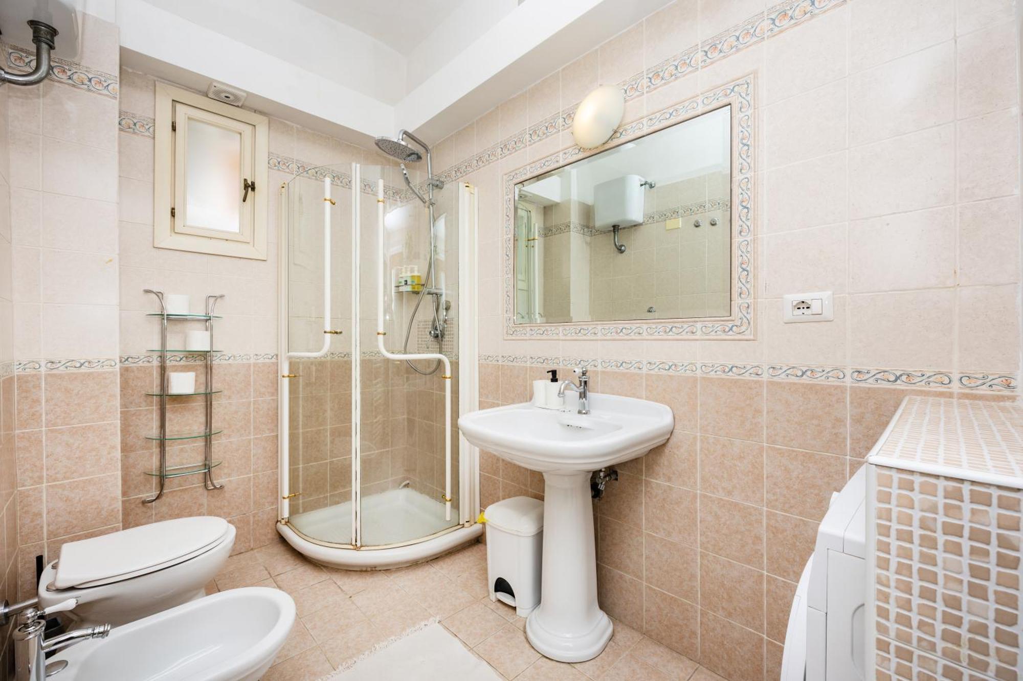 Apartment San Lorenzo , Near Termini Station D *